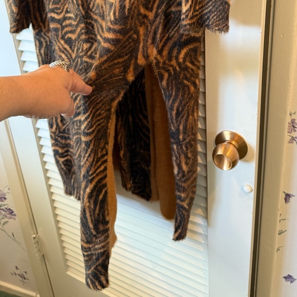Free People Animal Print Long Cardigan with Collar and Buttons Size Small - Picture 6 of 9